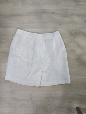 DONNI. White Women’s Linen Bermuda Shorts